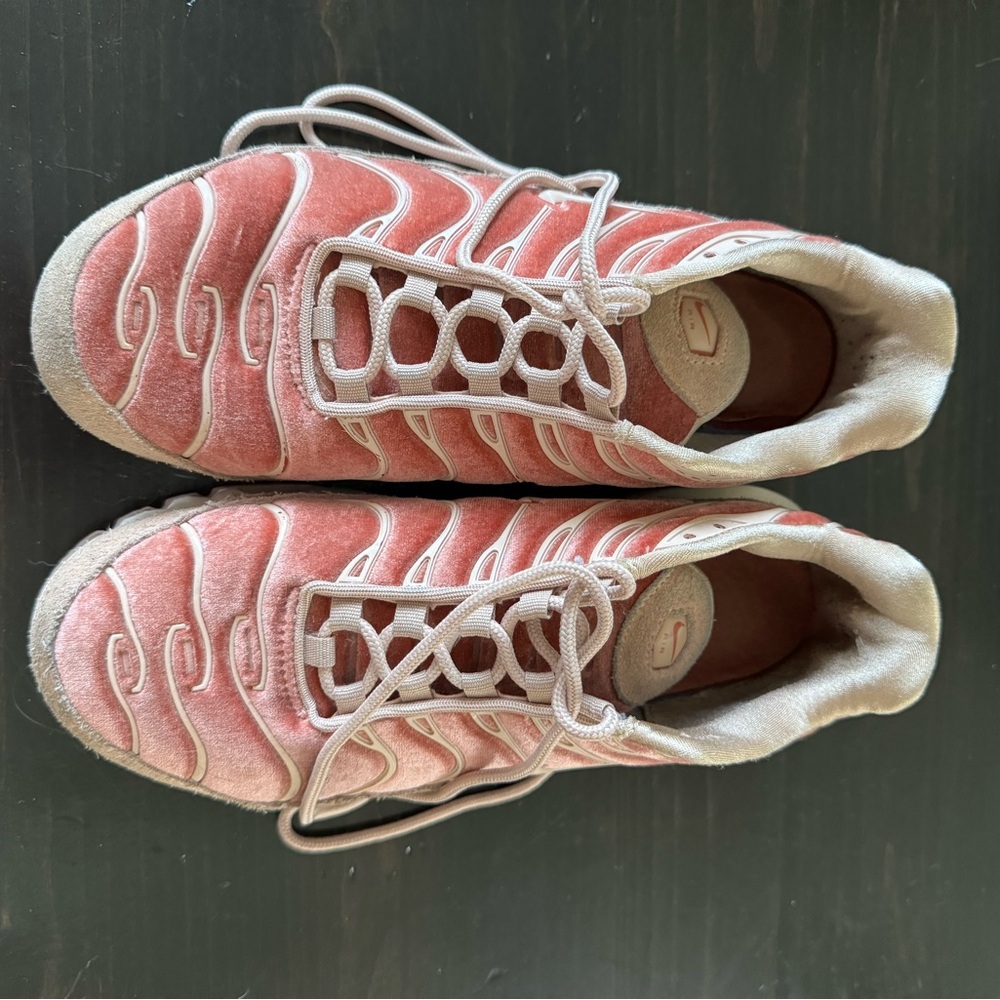 Nike air max shoes